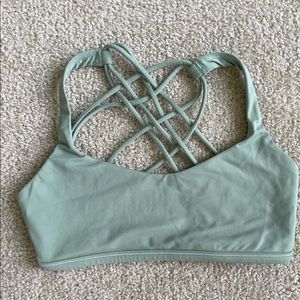 Lululemon sports bra green